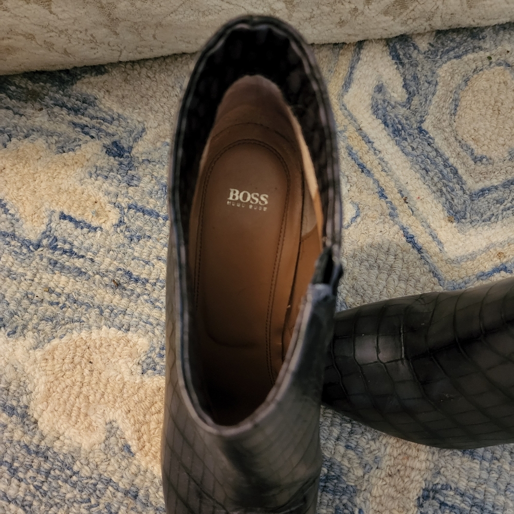 Boss booties! - Picture 2 of 4